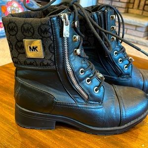 Michael Kors kid boots size 3